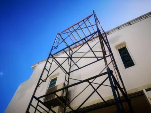 Tall scaffolding tower for exterior building maintenance and repairs in Downey CA by Downey Scaffolding Rental